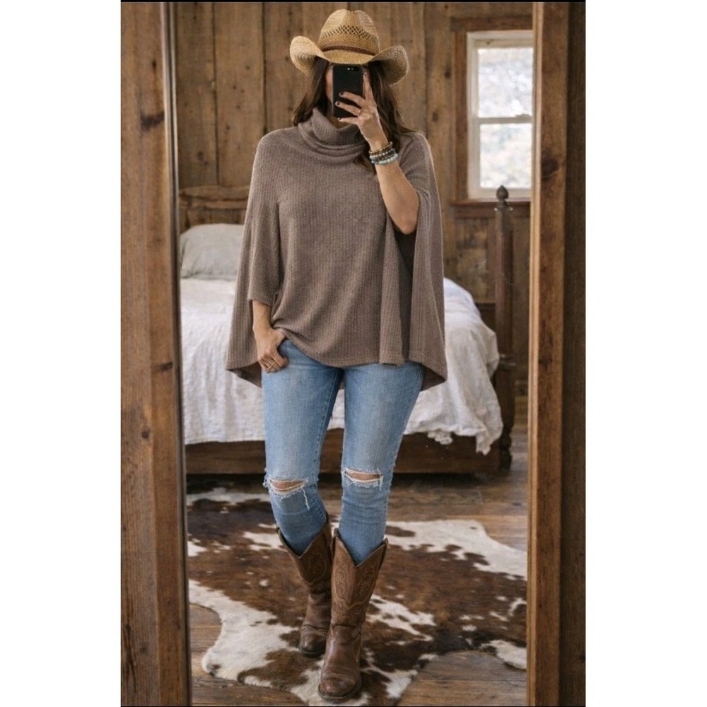 Hayden GUC Ribbed Cape Style Turtleneck Sweater Womens S Boho Cozy 🍂
